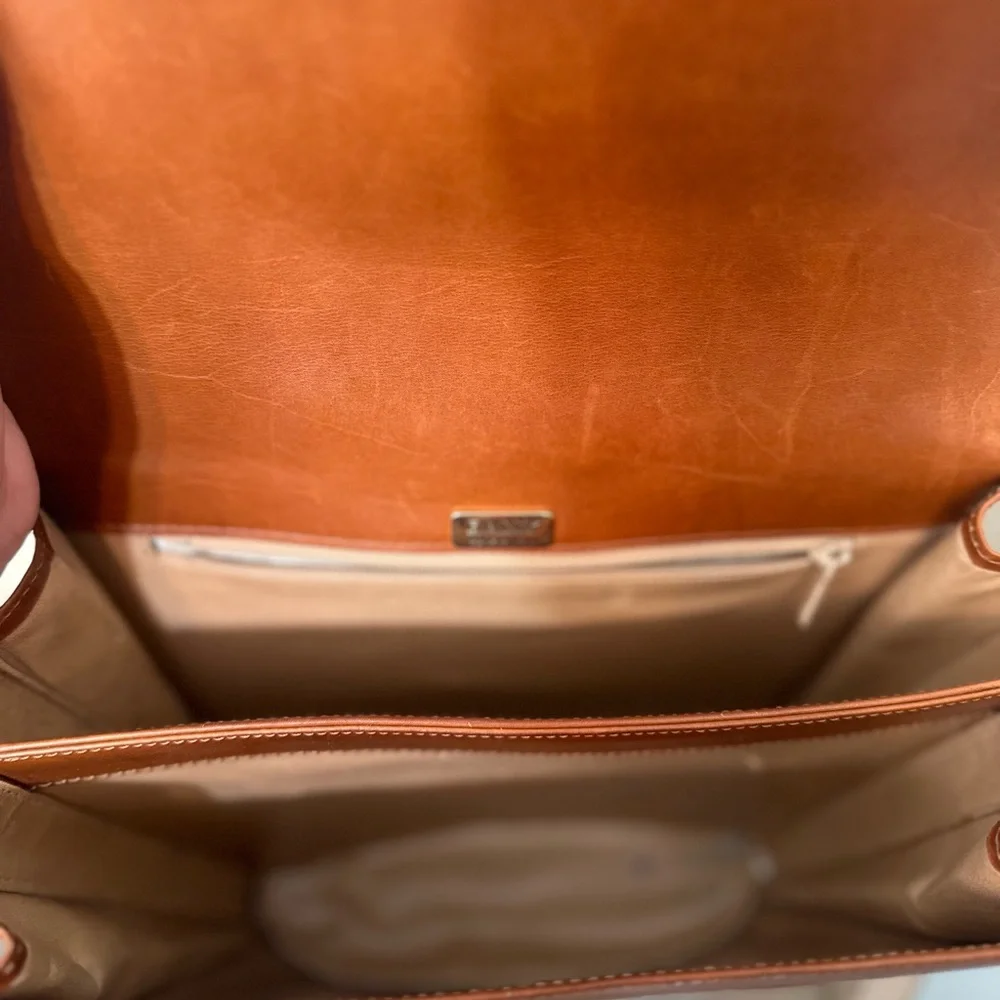Bally Tan Leather Shoulder Bag with Gold Detail - Picture 10 of 12